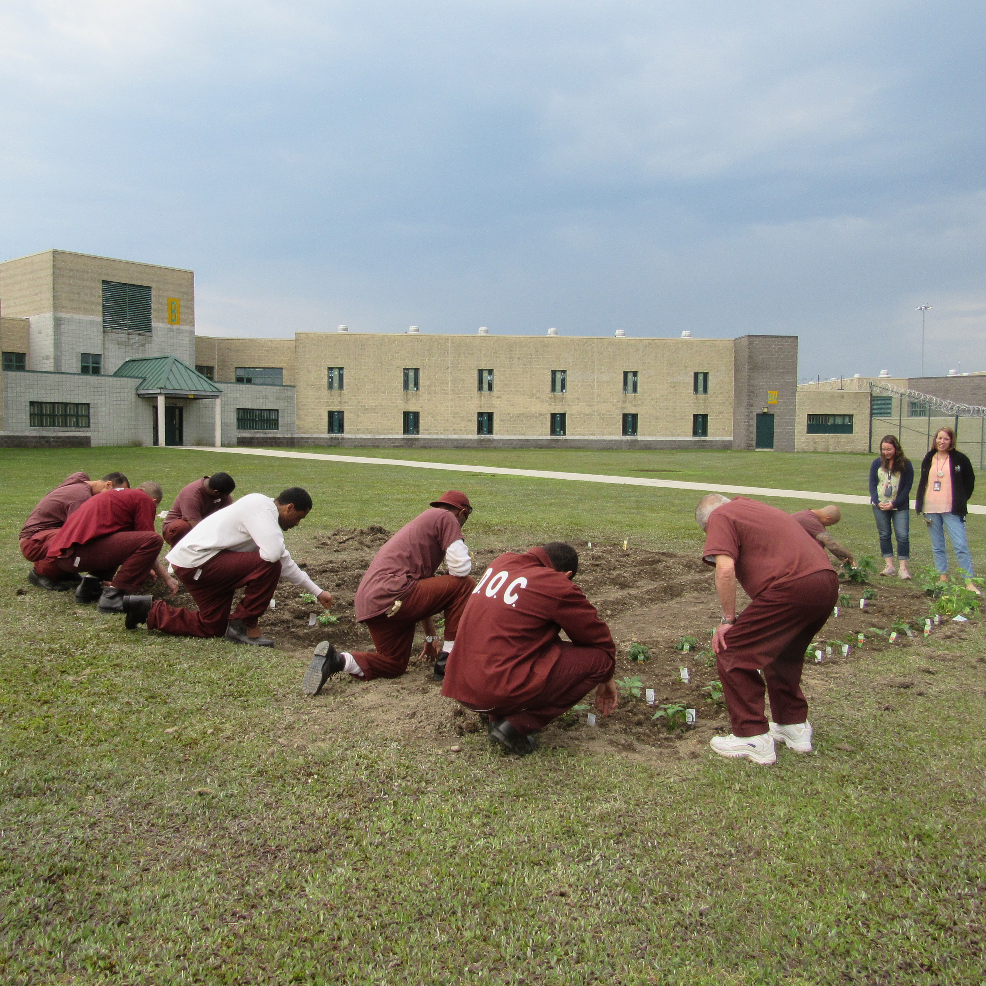 Inmates plant a garden at SCI Mahanoy
